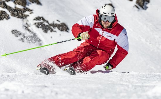 Mit Abstand sicher Skifahren
